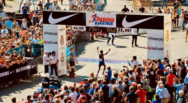 Co to jest maraton? Poznaj historię i znaczenie tego wyzwania