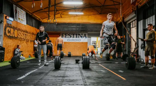 Gdzie trenować crossfit we Wrocławiu? Najlepsze kluby i oferty