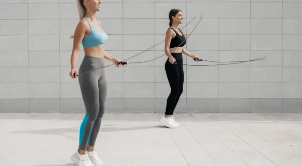 Najlepsza skakanka do crossfit: wybierz idealny model dla siebie