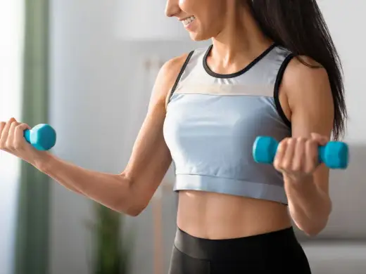 Trening bicepsa w domu - Zbuduj silne ramiona bez siłowni!
